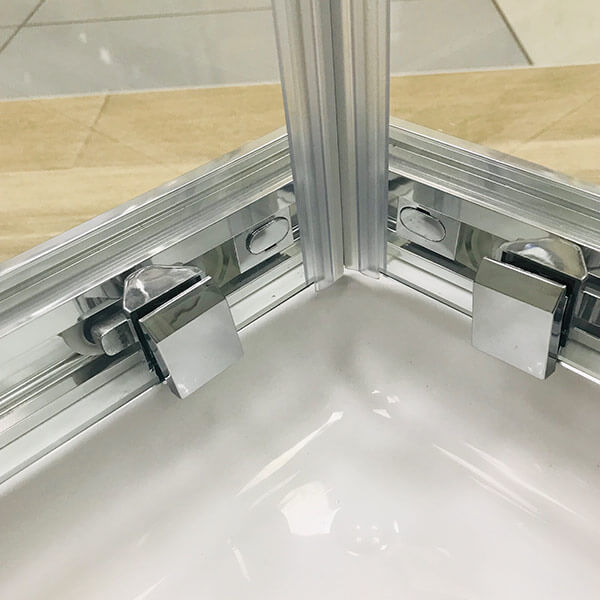 Душевой уголок AVS Куб 120x80 профиль хром, стекло прозрачное Душевой уголок AVS Куб 120x80 профиль хром, стекло прозрачное