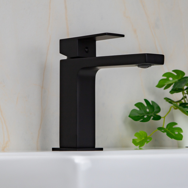 Смеситель для раковины AVS Cube черный матовый Смеситель для раковины AVS Cube черный матовый
