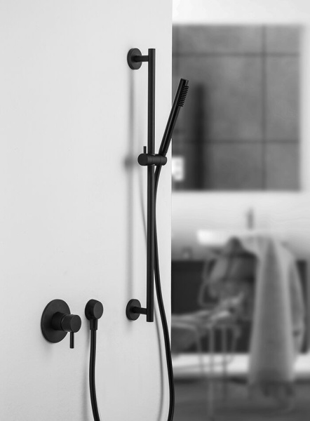 Душевой гарнитур Paffoni Life ZSAL135NO черный матовый Душевой гарнитур Paffoni Life ZSAL135NO черный матовый