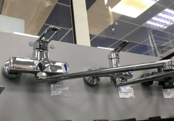 Смеситель универсальный Accoona H109 A71109 хром Смеситель универсальный Accoona H109 A71109 хром