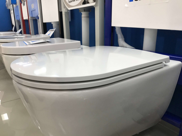 Крышка-сиденье Laufen Pro New 8.9896.6.000.000.1 с микролифтом Крышка-сиденье Laufen Pro New 8.9896.6.000.000.1 с микролифтом