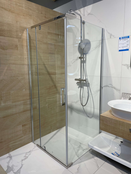 Душевой уголок AVS Фаворит 90x90 профиль хром, стекло прозрачное Душевой уголок AVS Фаворит 90x90 профиль хром, стекло прозрачное