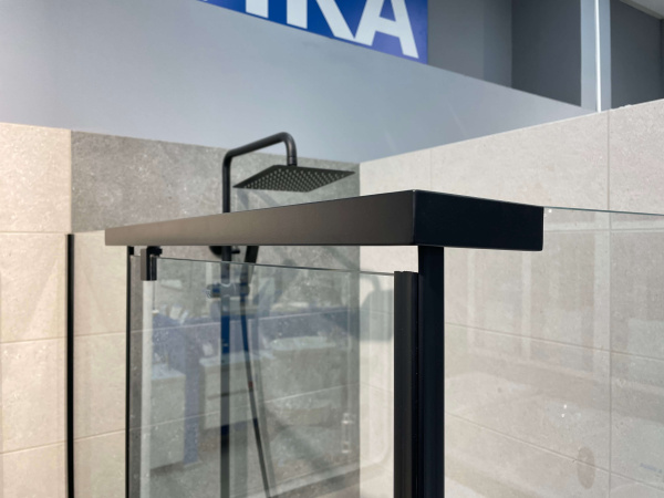 Душевой уголок AVS Фаворит 120x90 профиль черный матовый, стекло прозрачное Душевой уголок AVS Фаворит 120x90 профиль черный матовый, стекло прозрачное